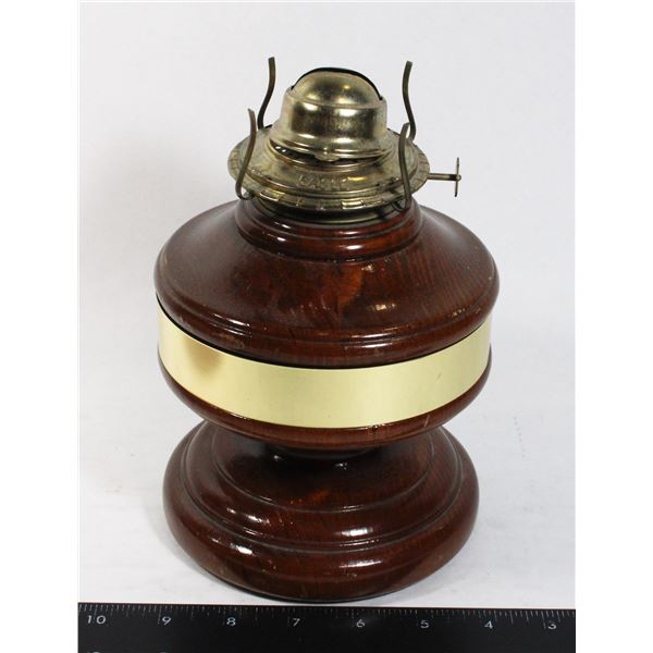 VINTAGE OIL LAMP
