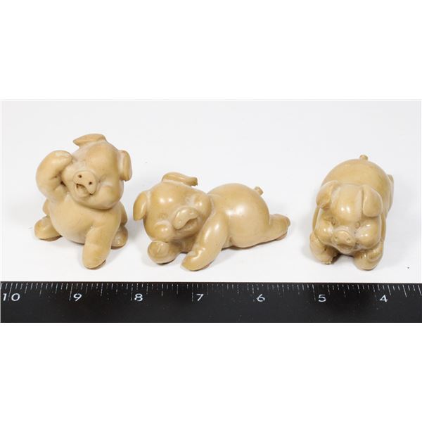 COLLECTOR PIG FIGURINES