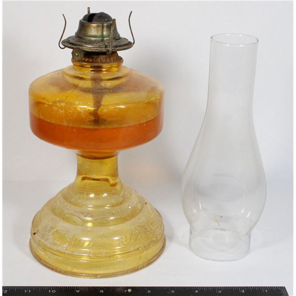 VINTAGE MADE IN THE USA COAL OIL LAMP WITH