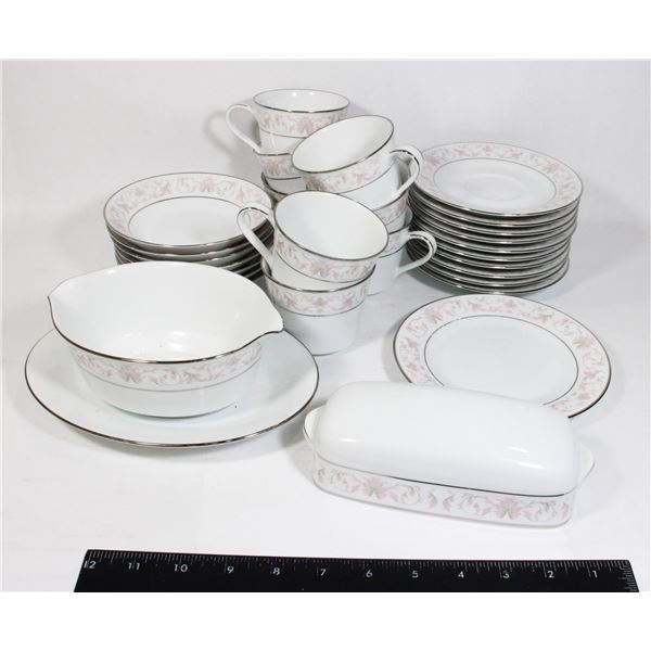 VINTAGE 29PIECE COLLECTION NORITAKE