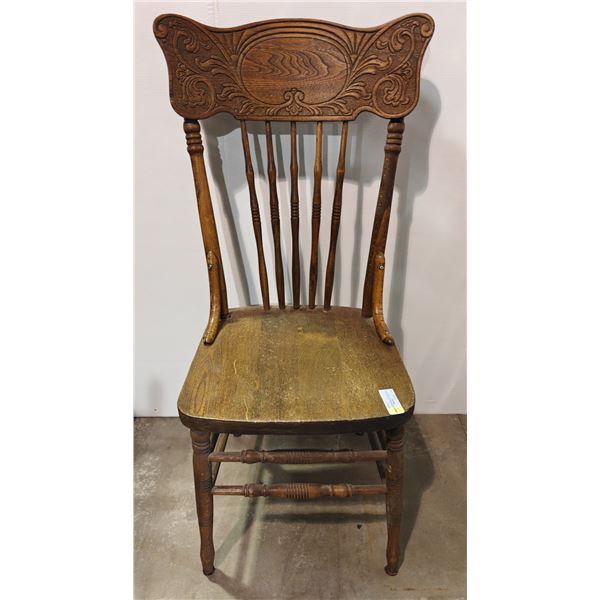 ANTIQUE OAK PRESS-BACK CHAIR