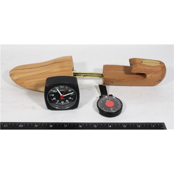 CEDAR SHOE TREE KEEPER