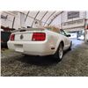 Image 14 : PARKSVILLE - 2007 FORD MUSTANG, WHITE, 174702 KMS, REAR WHEEL DRIVE. - D267925