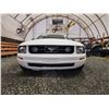 Image 5 : PARKSVILLE - 2007 FORD MUSTANG, WHITE, 174702 KMS, REAR WHEEL DRIVE. - D267925
