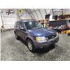Image 9 : PARKSVILLE - 2004 FORD ESCAPE, BLUE, 288537 KMS, FOUR WHEEL DRIVE. - JB04271