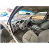 Image 22 : PARKSVILLE - 2006 FORD ESCAPE, WHITE, 258420 KMS, FOUR WHEEL DRIVE. - JC73909