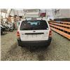 Image 9 : PARKSVILLE - 2006 FORD ESCAPE, WHITE, 258420 KMS, FOUR WHEEL DRIVE. - JC73909