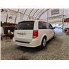 Image 14 : PARKSVILLE - 2013 DODGE CARAVAN, WHITE, 179891 KMS, FRONT WHEEL DRIVE. - D702426