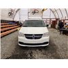 Image 6 : PARKSVILLE - 2013 DODGE CARAVAN, WHITE, 179891 KMS, FRONT WHEEL DRIVE. - D702426