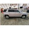 Image 12 : PARKSVILLE - 2015 GMC TERRAIN, SILVER, 238059 KMS, FRONT WHEEL DRIVE. - D294886