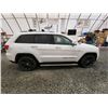 Image 11 : PARKSVILLE - 2018 JEEP CHEROKEE, WHITE, 164259 KMS, FOUR WHEEL DRIVE. - D398157