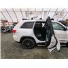 Image 42 : PARKSVILLE - 2018 JEEP CHEROKEE, WHITE, 164259 KMS, FOUR WHEEL DRIVE. - D398157