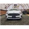 Image 5 : PARKSVILLE - 2019 FORD FUSION, WHITE, 112315 KMS, FRONT WHEEL DRIVE. - J211902