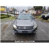 Image 4 : DUNCAN - 2013 VOLKSWAGEN TIGUAN, GREY, 196934 KMS, ALL WHEEL DRIVE. - D000444