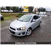 Image 2 : DUNCAN - 2012 CHEVROLET SONIC, SILVER, 100613 KMS, FRONT WHEEL DRIVE. - J121383