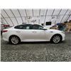 Image 11 : PARKSVILLE - 2018 KIA OPTIMA, WHITE, 134308 KMS, FRONT WHEEL DRIVE. - J203637