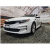 Image 2 : PARKSVILLE - 2018 KIA OPTIMA, WHITE, 134308 KMS, FRONT WHEEL DRIVE. - J203637