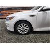Image 31 : PARKSVILLE - 2018 KIA OPTIMA, WHITE, 134308 KMS, FRONT WHEEL DRIVE. - J203637