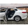 Image 45 : PARKSVILLE - 2018 KIA OPTIMA, WHITE, 134308 KMS, FRONT WHEEL DRIVE. - J203637