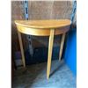 Image 1 : 613 --- HALF CRESCENT TABLE