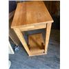 Image 4 : 619 -- SIDE TABLE