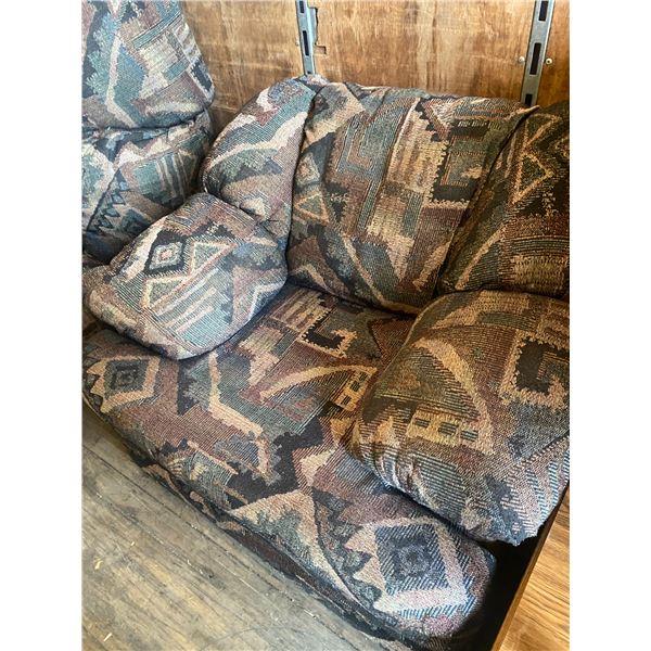 622 -- ARMCHAIR + SOFA