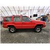 Image 11 : PARKSVILLE - 1994 JEEP CHEROKE, RED, 216483 KMS, FOUR WHEEL DRIVE. - B344170
