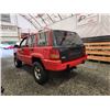 Image 20 : PARKSVILLE - 1994 JEEP CHEROKE, RED, 216483 KMS, FOUR WHEEL DRIVE. - B344170