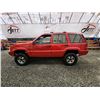 Image 23 : PARKSVILLE - 1994 JEEP CHEROKE, RED, 216483 KMS, FOUR WHEEL DRIVE. - B344170