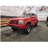 Image 2 : PARKSVILLE - 1994 JEEP CHEROKE, RED, 216483 KMS, FOUR WHEEL DRIVE. - B344170