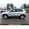 Image 15 : DUNCAN - 2010 VOLKSWAGEN TIGUAN, SILVER, 196600 KMS, ALL WHEEL DRIVE. - D501812