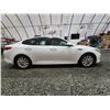 Image 11 : PARKSVILLE - 2018 KIA OPTIMA, WHITE, 134308 KMS, FRONT WHEEL DRIVE. - J203637