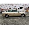 Image 12 : PARKSVILLE - 2003 NISSAN ALTIMA, GOLD, 159216 KMS, FRONT WHEEL DRIVE. - J124194
