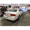 Image 15 : PARKSVILLE - 2008 BUICK LUCERNE, WHITE, 204148 KMS, FRONT WHEEL DRIVE. - B155006