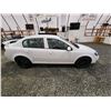 Image 12 : PARKSVILLE - 2005 CHEVY COBALT, WHITE, 206476 KMS, FRONT WHEEL DRIVE. - B550012