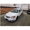 Image 4 : PARKSVILLE - 2005 CHEVY COBALT, WHITE, 206476 KMS, FRONT WHEEL DRIVE. - B550012