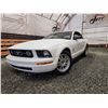 Image 1 : PARKSVILLE - 2007 FORD MUSTANG, WHITE, 174702 KMS, REAR WHEEL DRIVE. - D267925