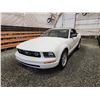 Image 3 : PARKSVILLE - 2007 FORD MUSTANG, WHITE, 174702 KMS, REAR WHEEL DRIVE. - D267925