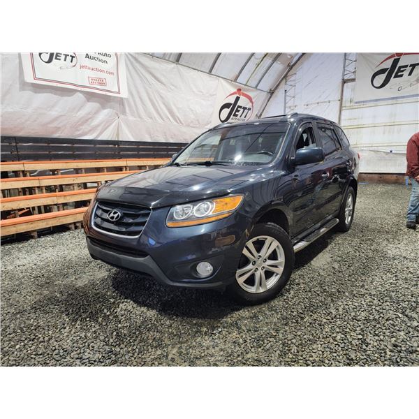 PARKSVILLE - 2010 HYUNDAI SANTE FE, BLUE, 167018 KMS, FOUR WHEEL DRIVE. - D340172