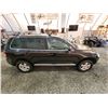 Image 12 : PARKSVILLE - 2004 VW TOUAREG, BLACK, 152592 MILES KMS, ALL WHEEL DRIVE. - D033743