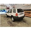 Image 10 : PARKSVILLE - 2006 FORD ESCAPE, WHITE, 258420 KMS, FOUR WHEEL DRIVE. - JC73909
