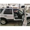 Image 15 : PARKSVILLE - 2006 FORD ESCAPE, WHITE, 258420 KMS, FOUR WHEEL DRIVE. - JC73909