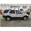 Image 25 : PARKSVILLE - 2006 FORD ESCAPE, WHITE, 258420 KMS, FOUR WHEEL DRIVE. - JC73909