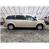 Image 11 : PARKSVILLE - 2010 DODGE GRAND CARAVAN, GOLD, 242781 KMS, FRONT WHEEL DRIVE. - D361963