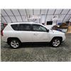 Image 11 : PARKSVILLE - 2012 JEEP COMPASS, WHITE, 173468 KMS, FOUR WHEEL DRIVE. - B614415