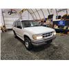 Image 9 : PARKSVILLE - 1995 FORD EXPLORER, WHITE, 115820 KMS, REAR WHEEL DRIVE. - BC03419