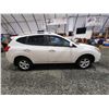 Image 11 : PARKSVILLE - 2013 NISSAN ROGUE, WHITE, 218590 KMS, FOUR WHEEL DRIVE. - B146425