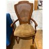 Image 18 : 701 -- DINING ROOM TABLE SET