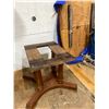 Image 6 : 701 -- DINING ROOM TABLE SET