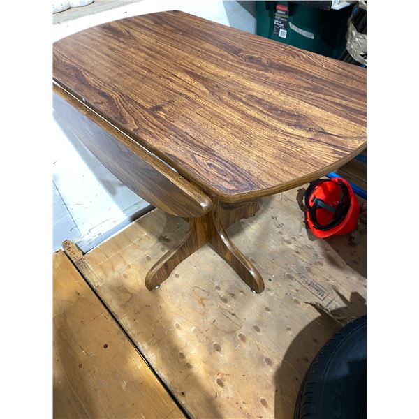705 -- FOLDABLE TABLE